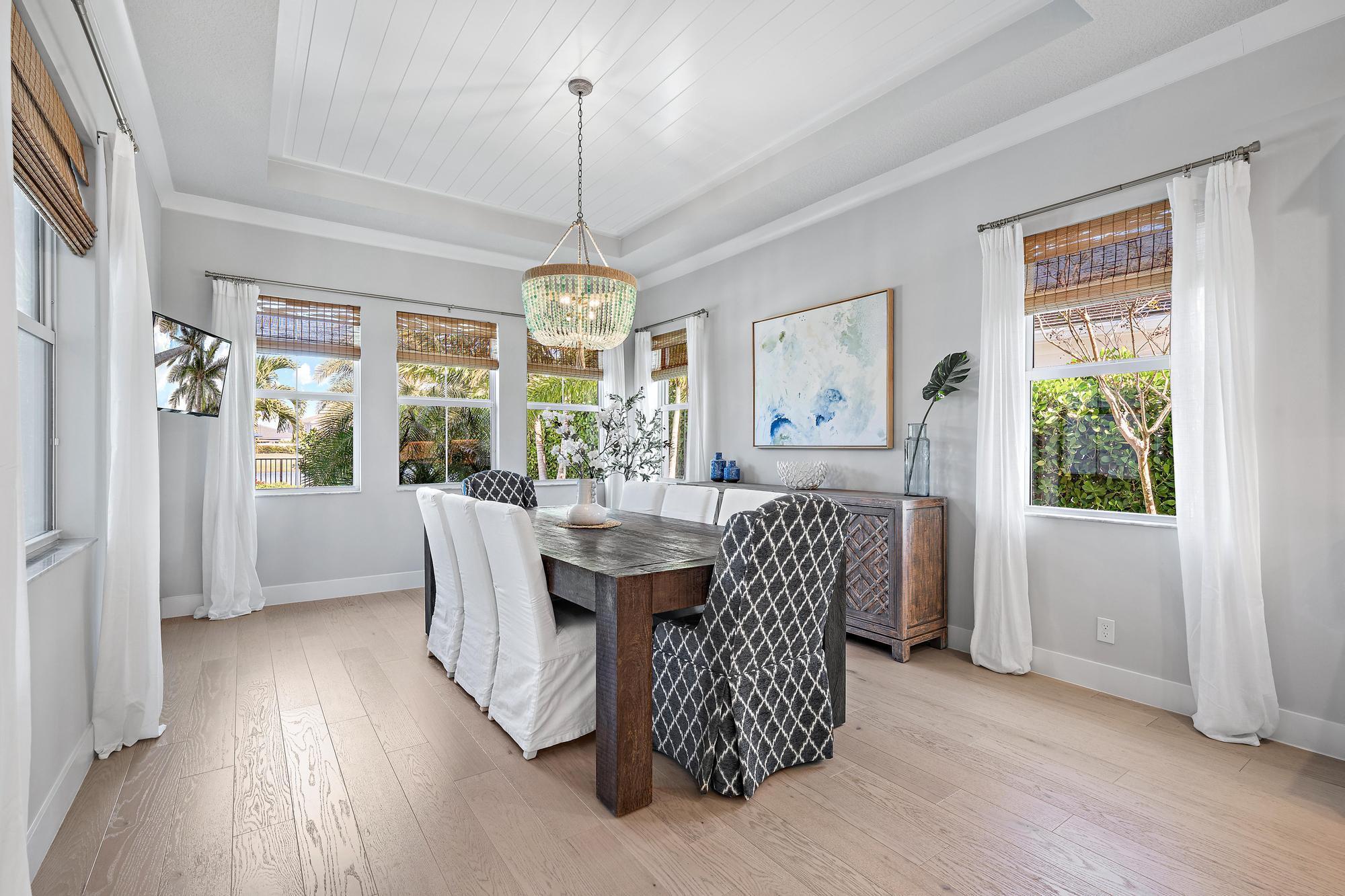 9174 Crestview Circle