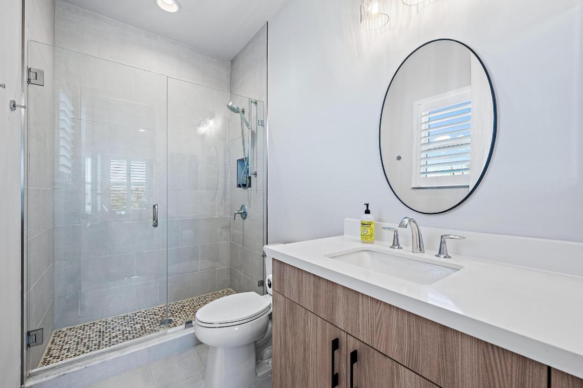 9174 Crestview Circle