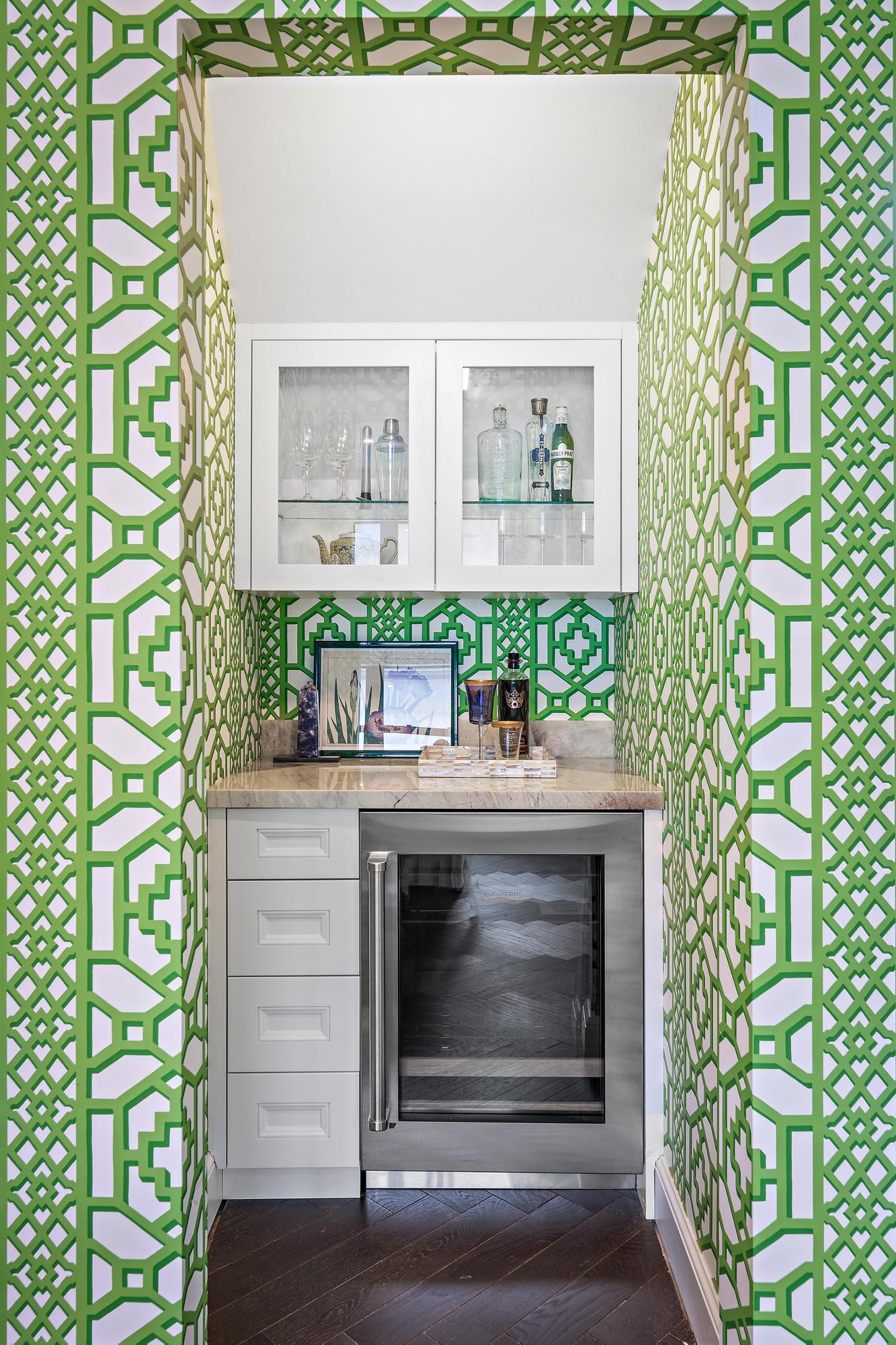 824 N Lakeside Drive