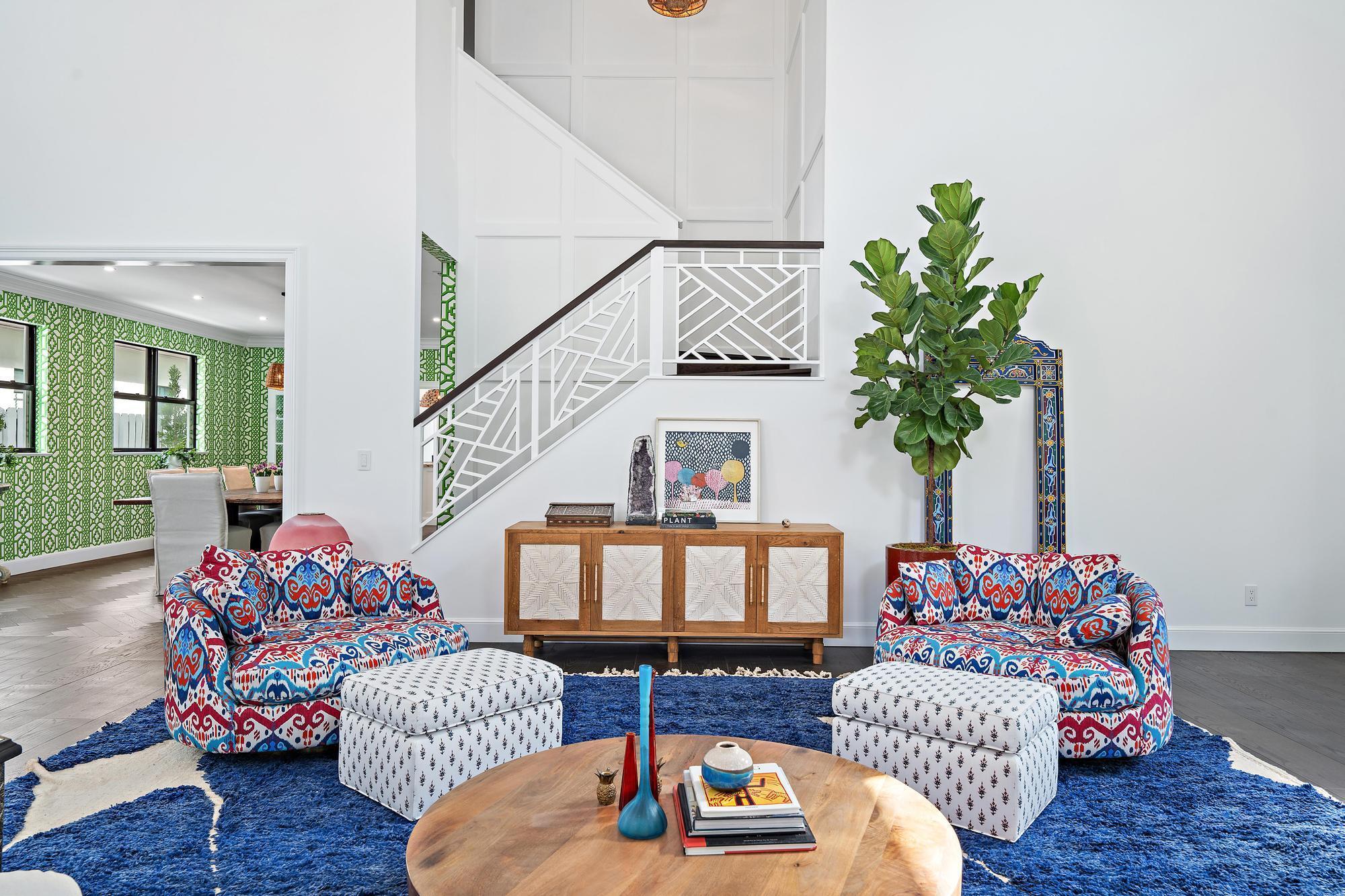 824 N Lakeside Drive