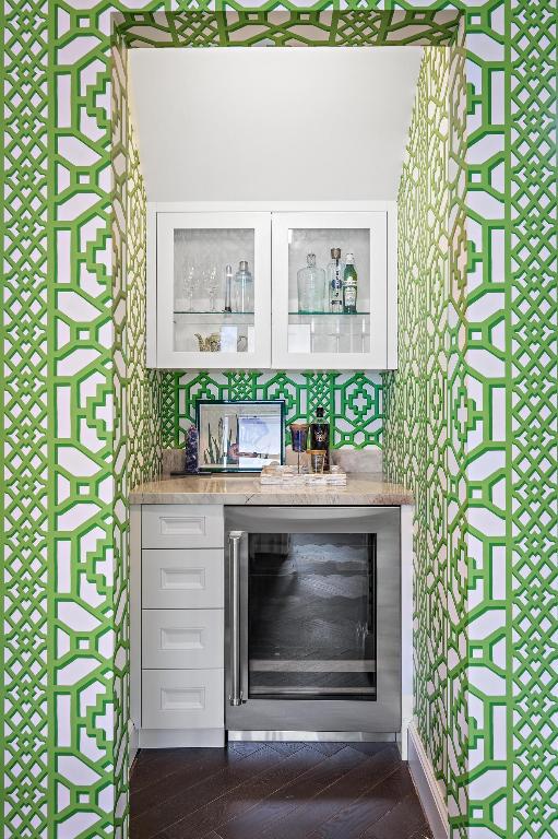 824 N Lakeside Drive