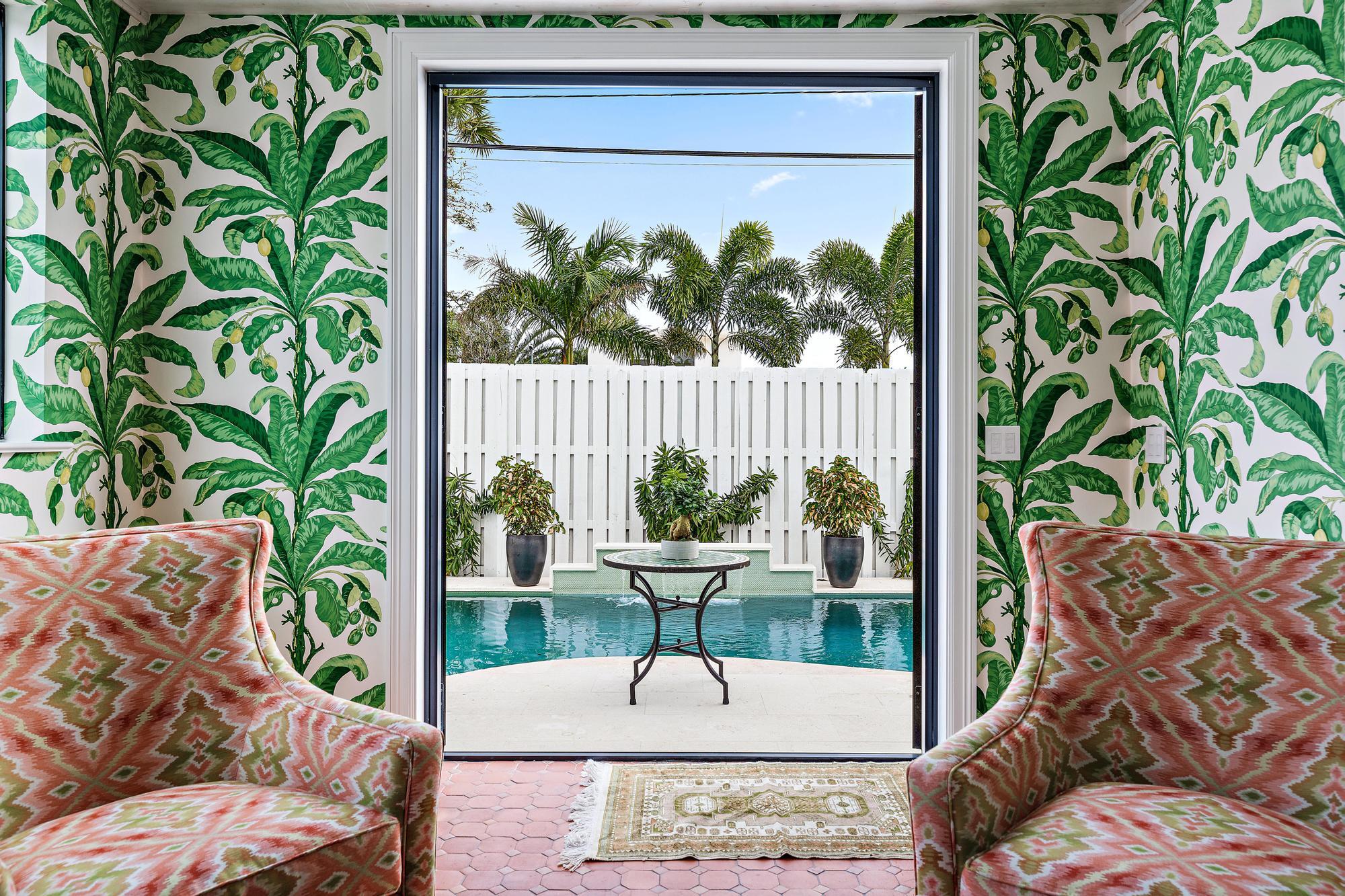 824 N Lakeside Drive