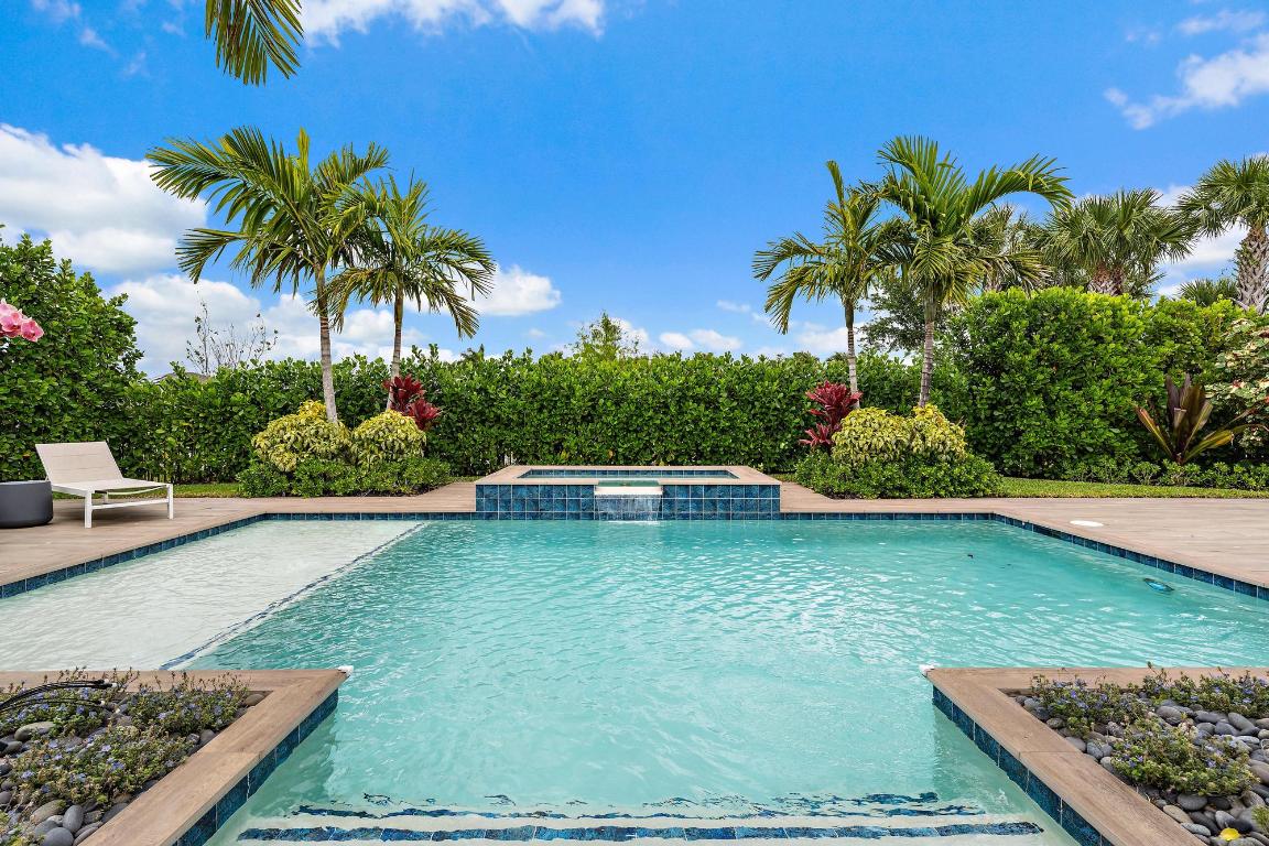 9142 Crestview Circle