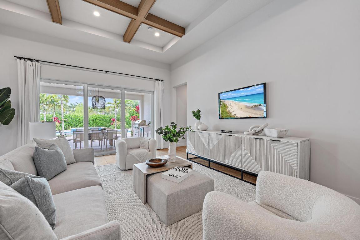 9142 Crestview Circle