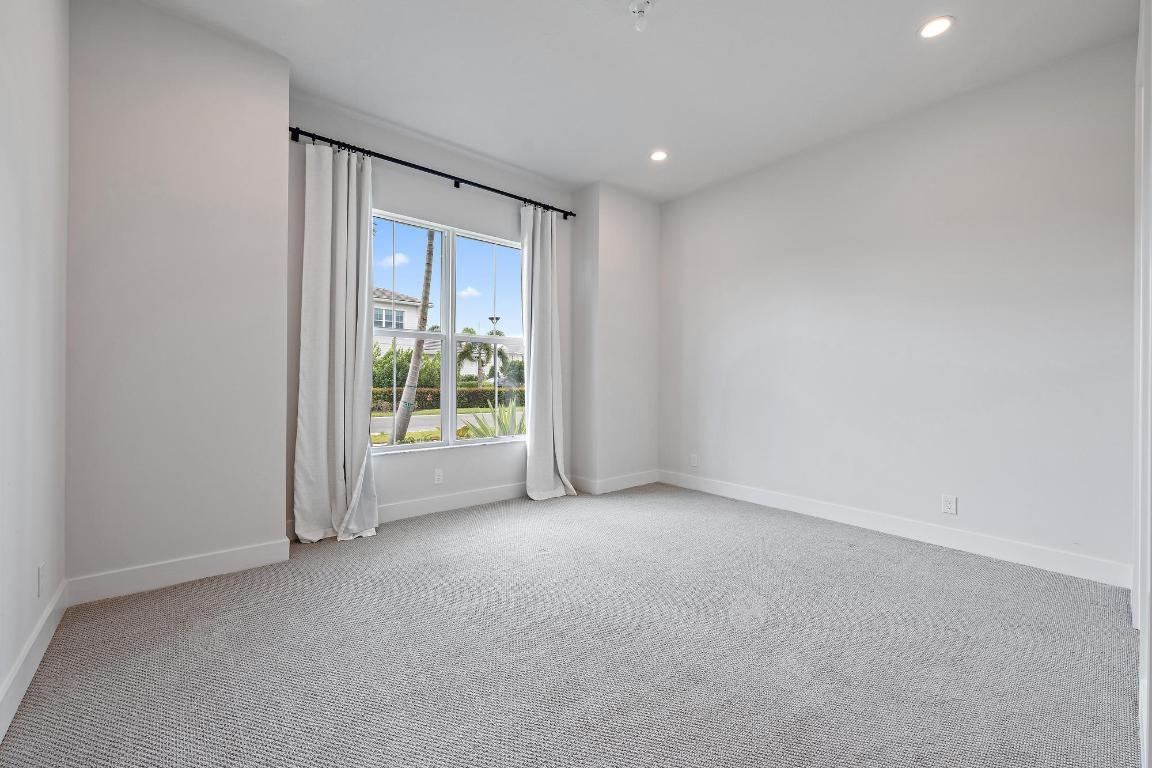 9142 Crestview Circle