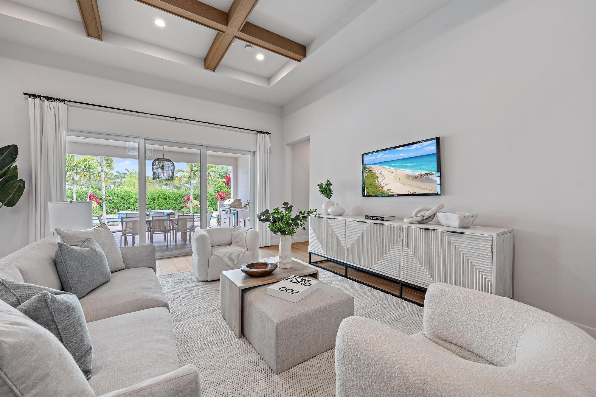 9142 Crestview Circle