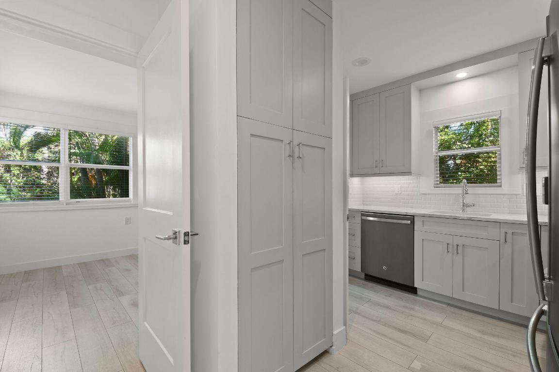 605 N Lakeside Drive Unit 1