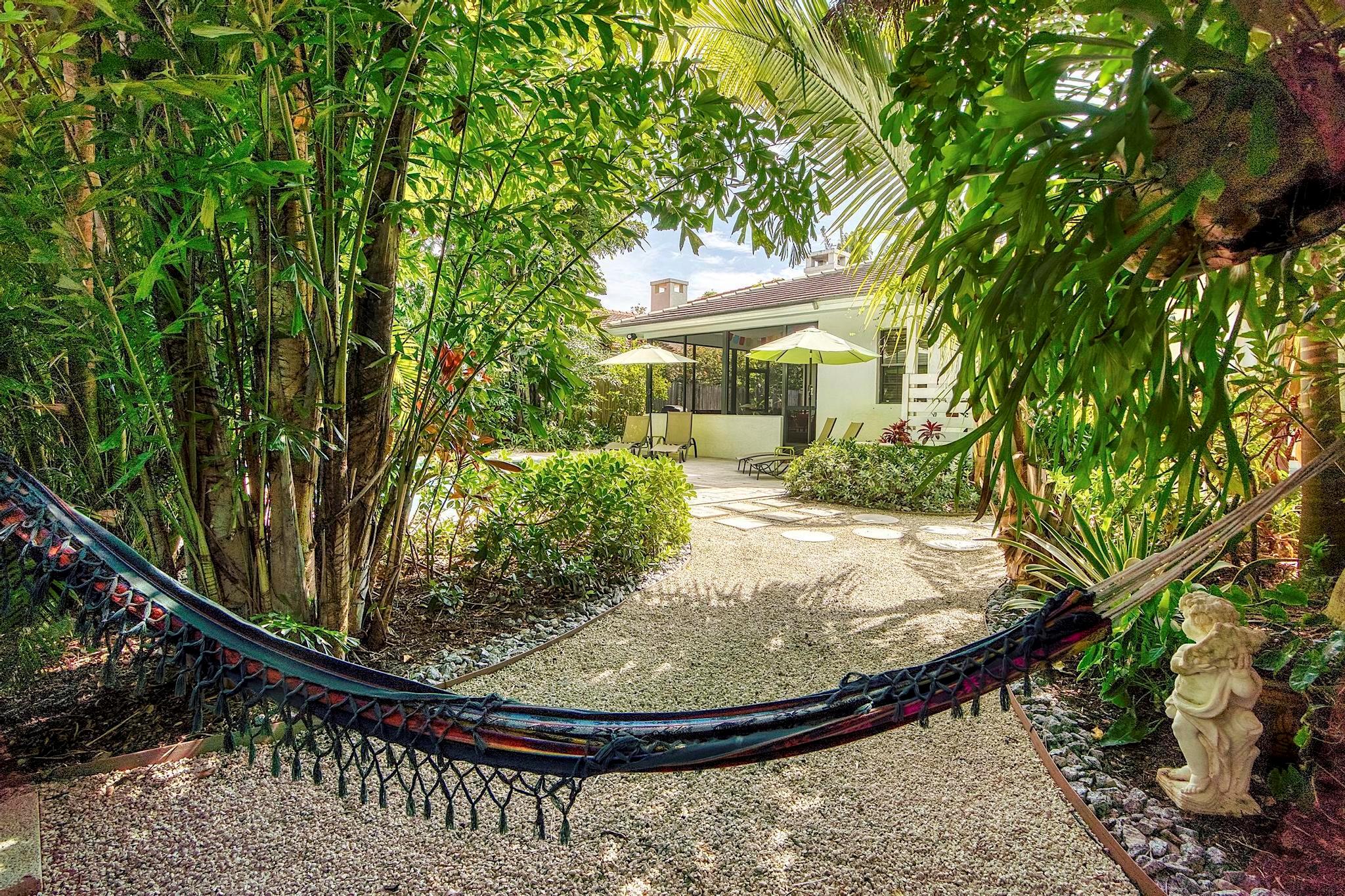 419 N Lakeside Drive