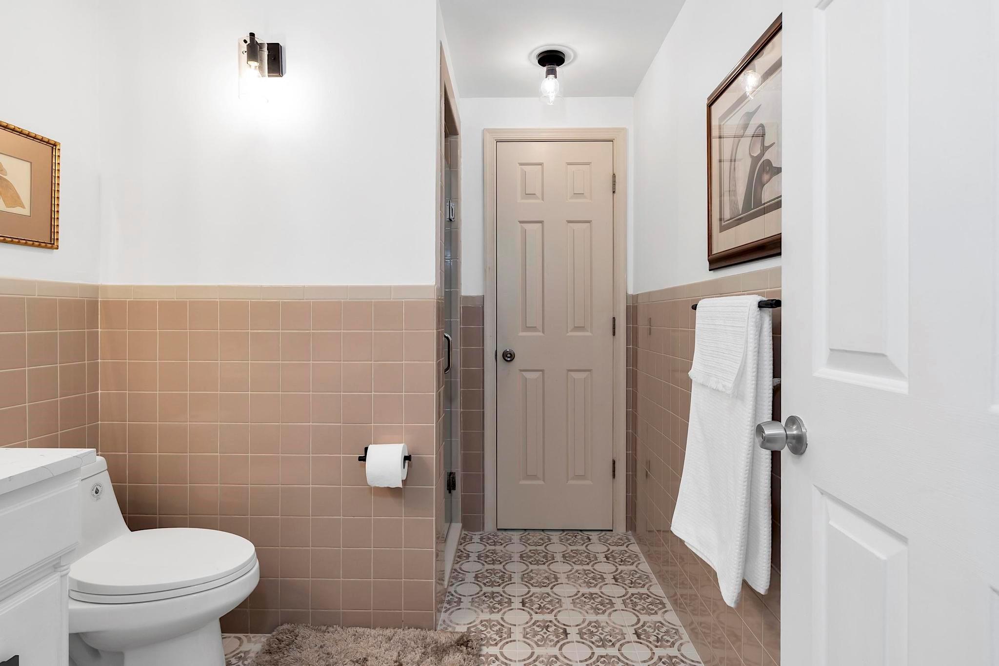 419 N Lakeside Drive