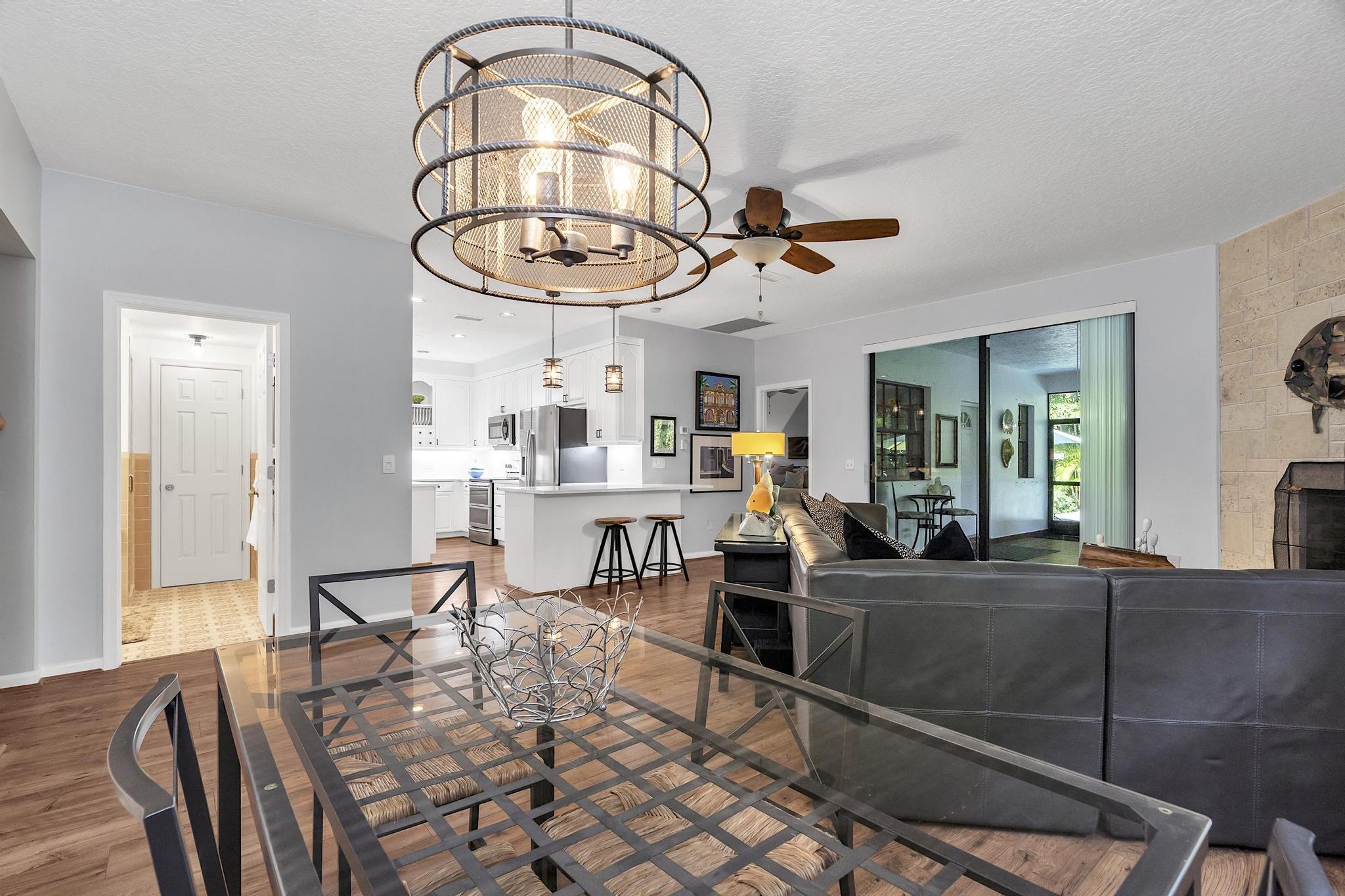 419 N Lakeside Drive