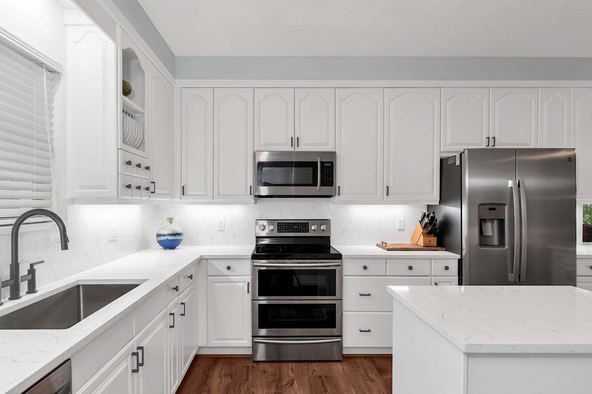 419 N Lakeside Drive