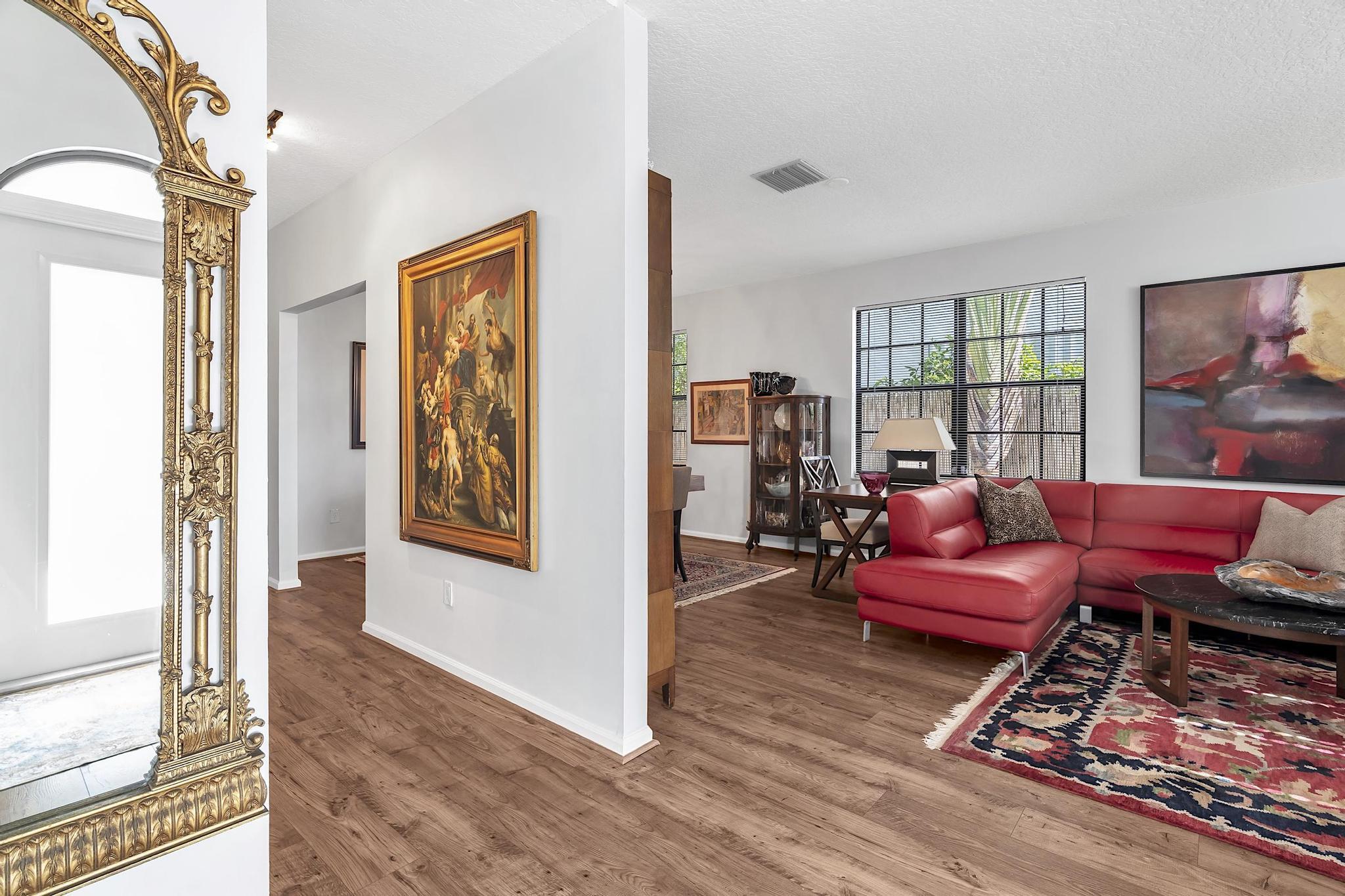 419 N Lakeside Drive