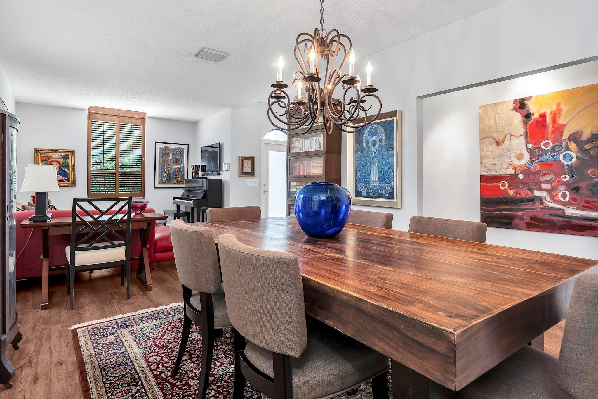 419 N Lakeside Drive