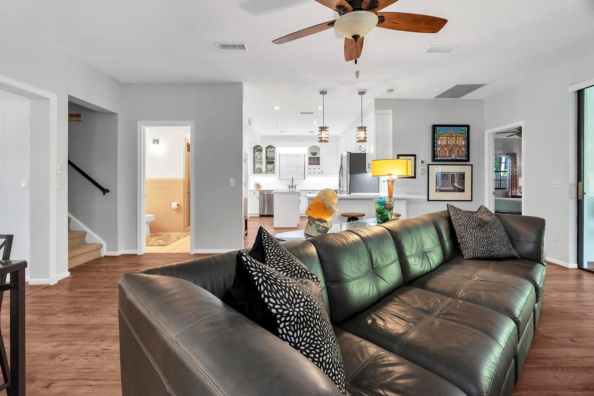 419 N Lakeside Drive