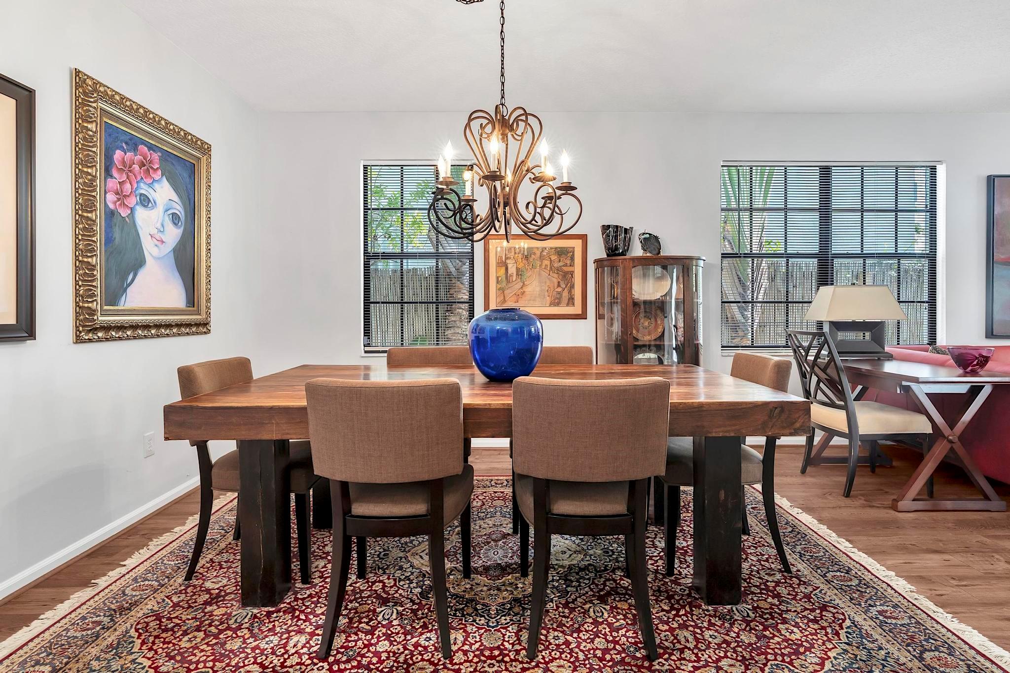 419 N Lakeside Drive