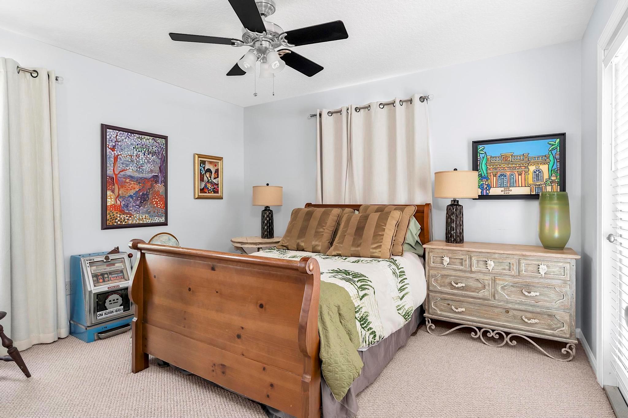 419 N Lakeside Drive