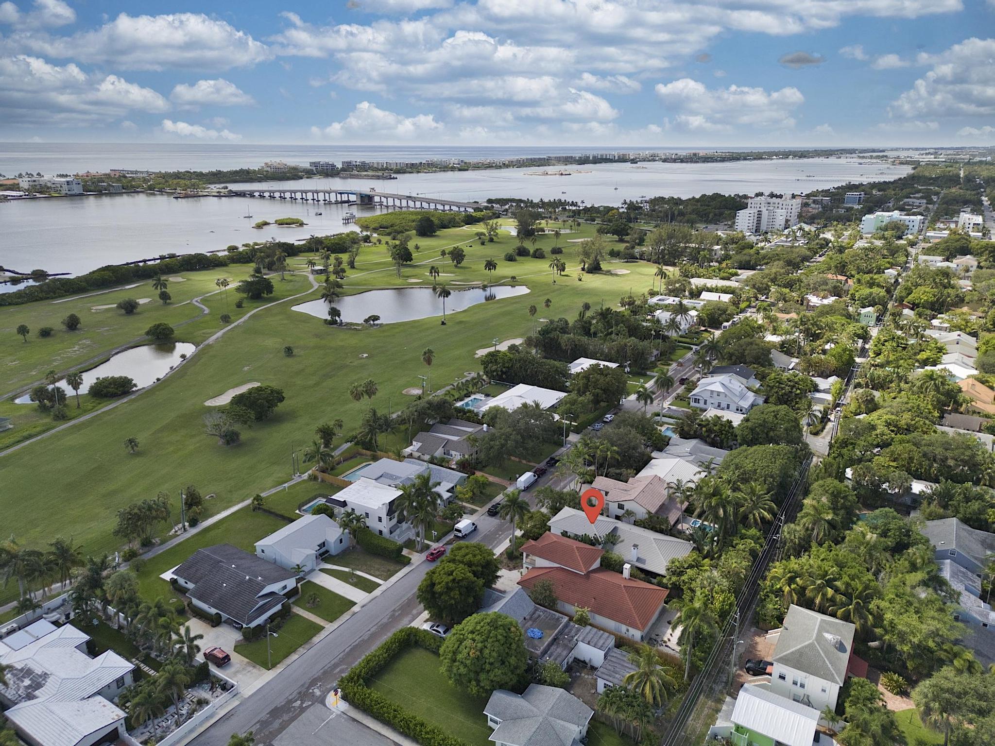 419 N Lakeside Drive