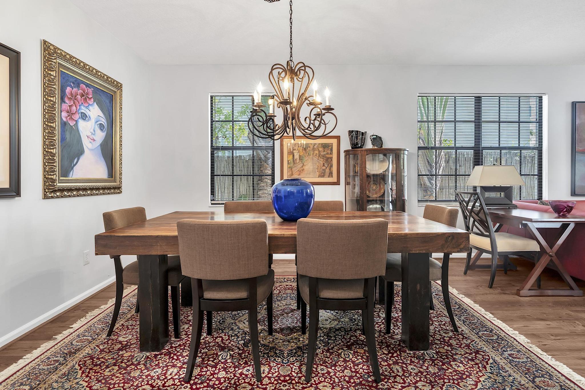 419 N Lakeside Drive