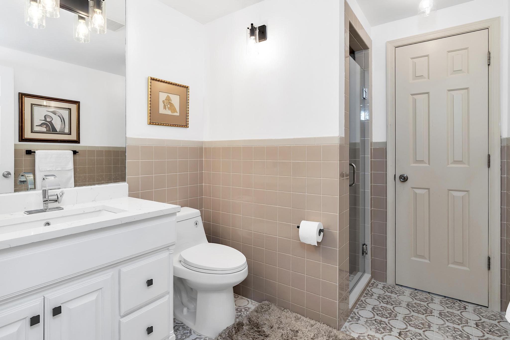 419 N Lakeside Drive