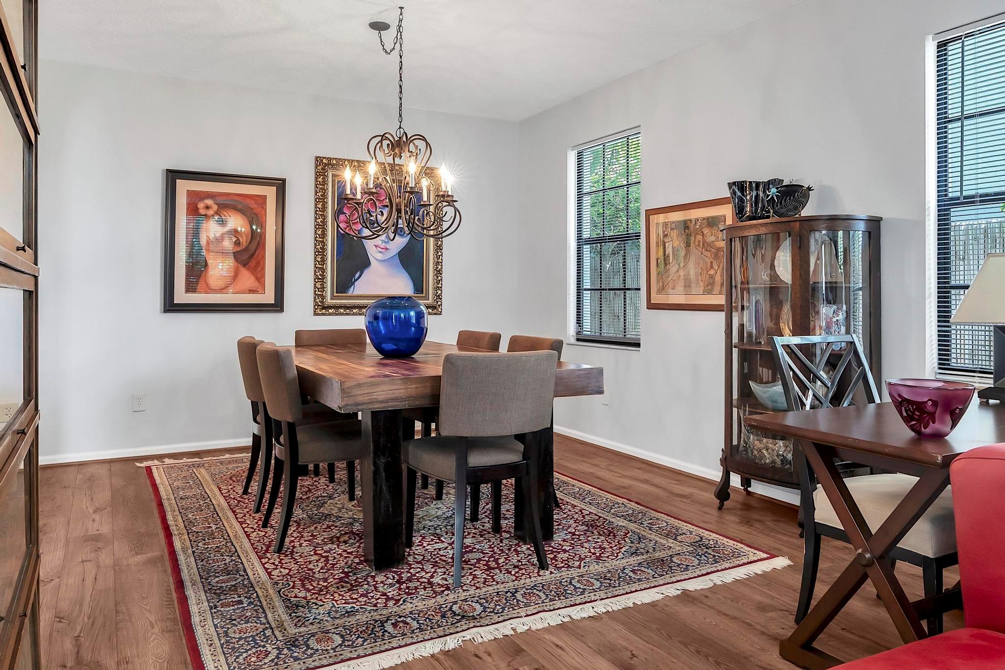 419 N Lakeside Drive