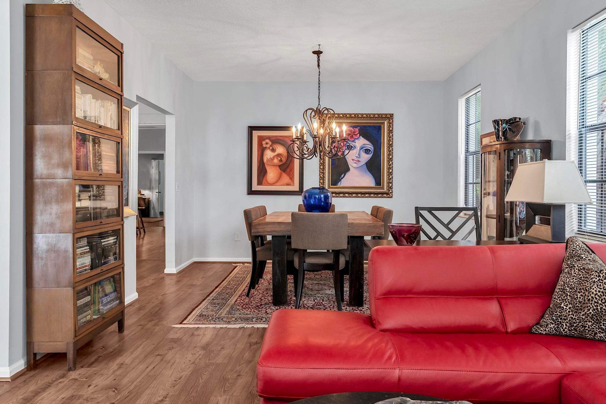 419 N Lakeside Drive