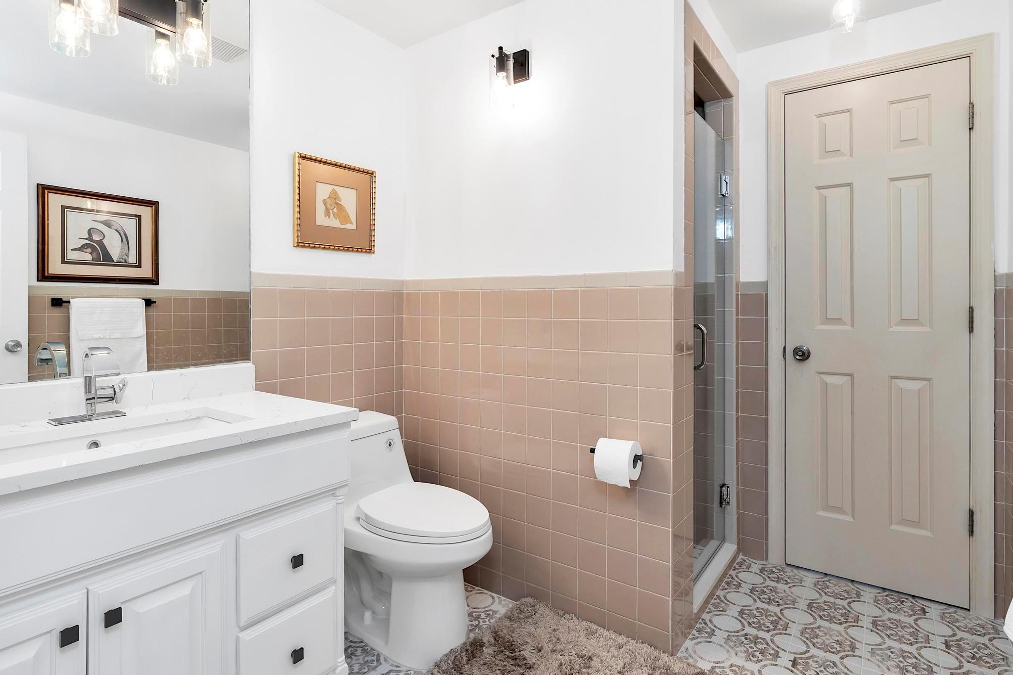 419 N Lakeside Drive