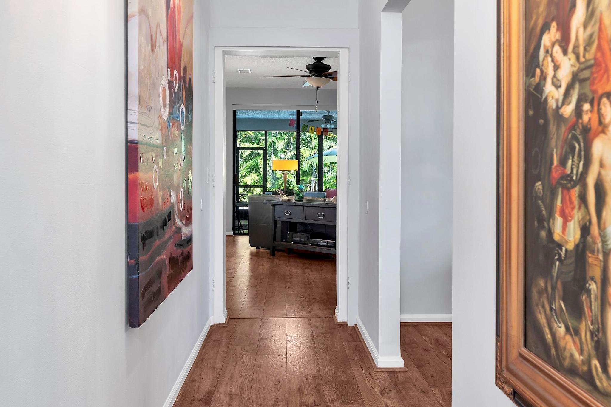 419 N Lakeside Drive