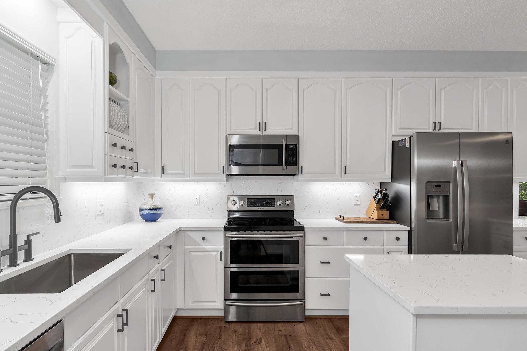 419 N Lakeside Drive