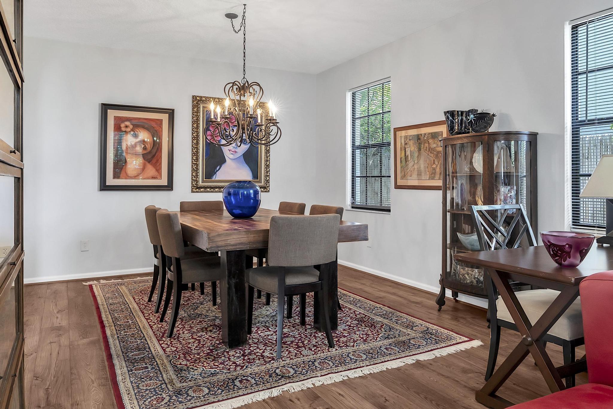 419 N Lakeside Drive