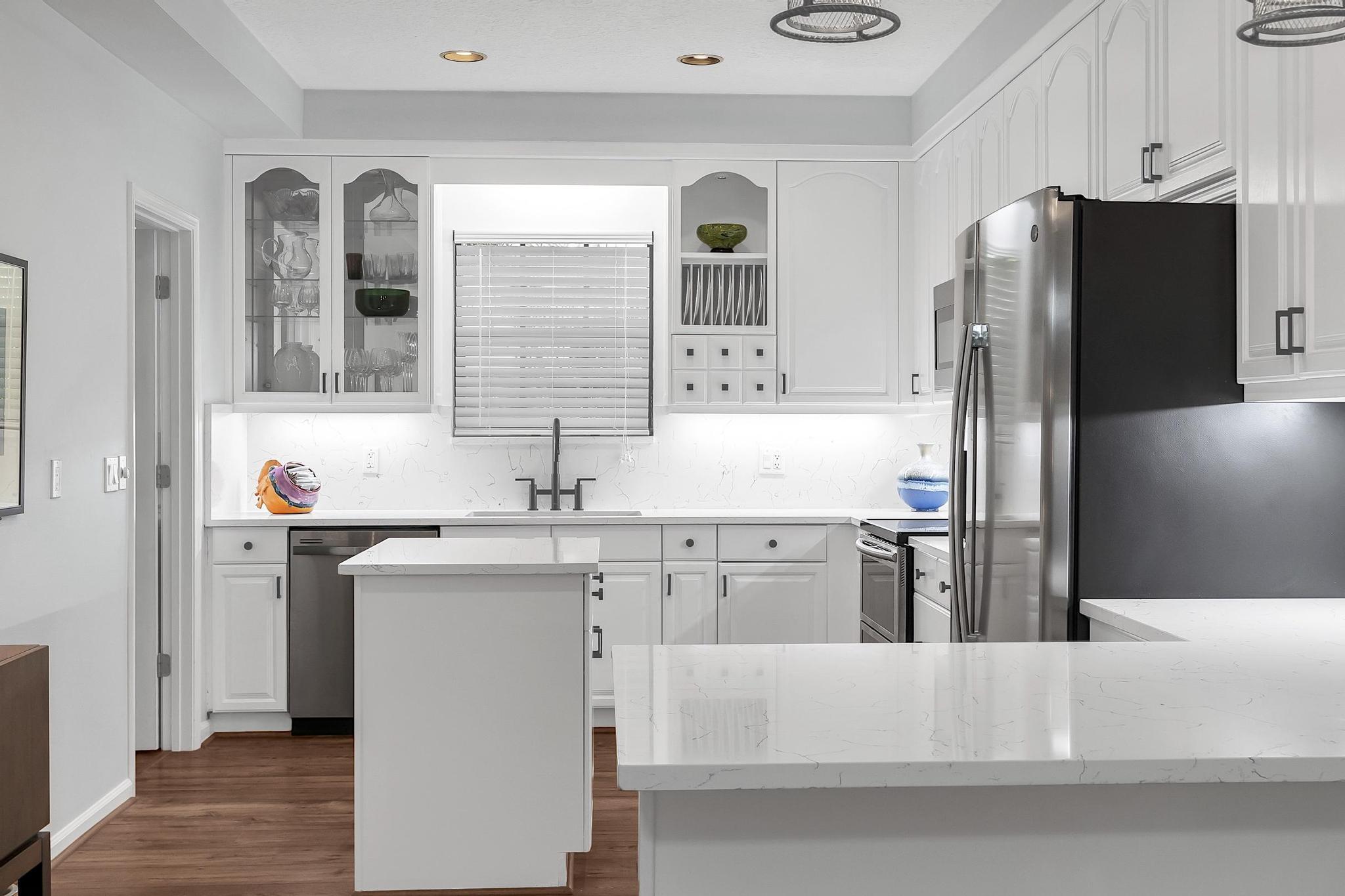 419 N Lakeside Drive