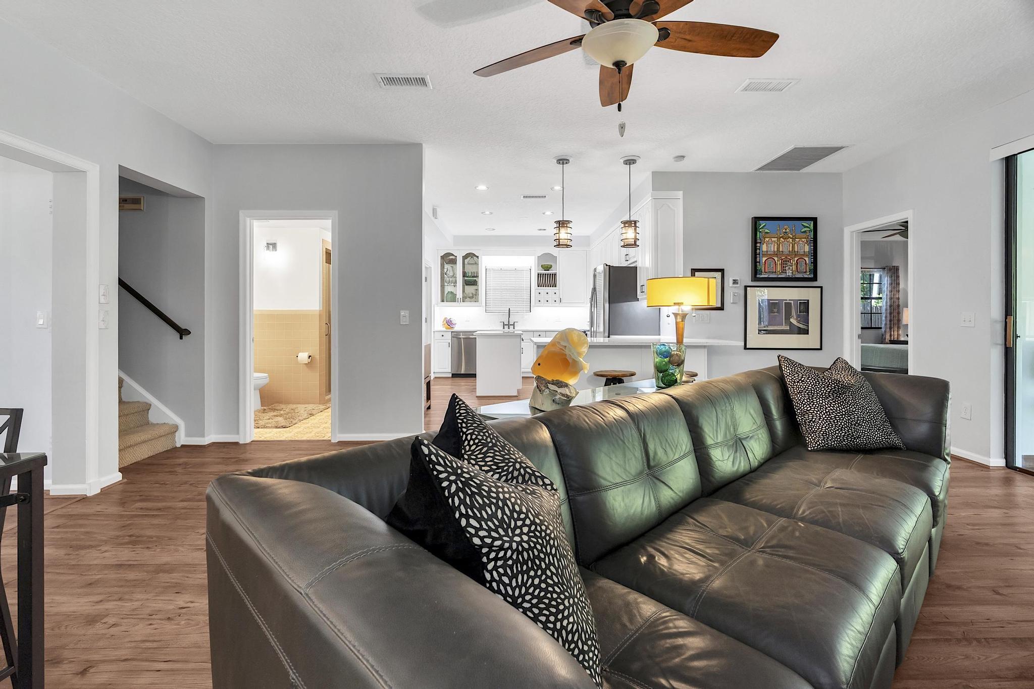 419 N Lakeside Drive