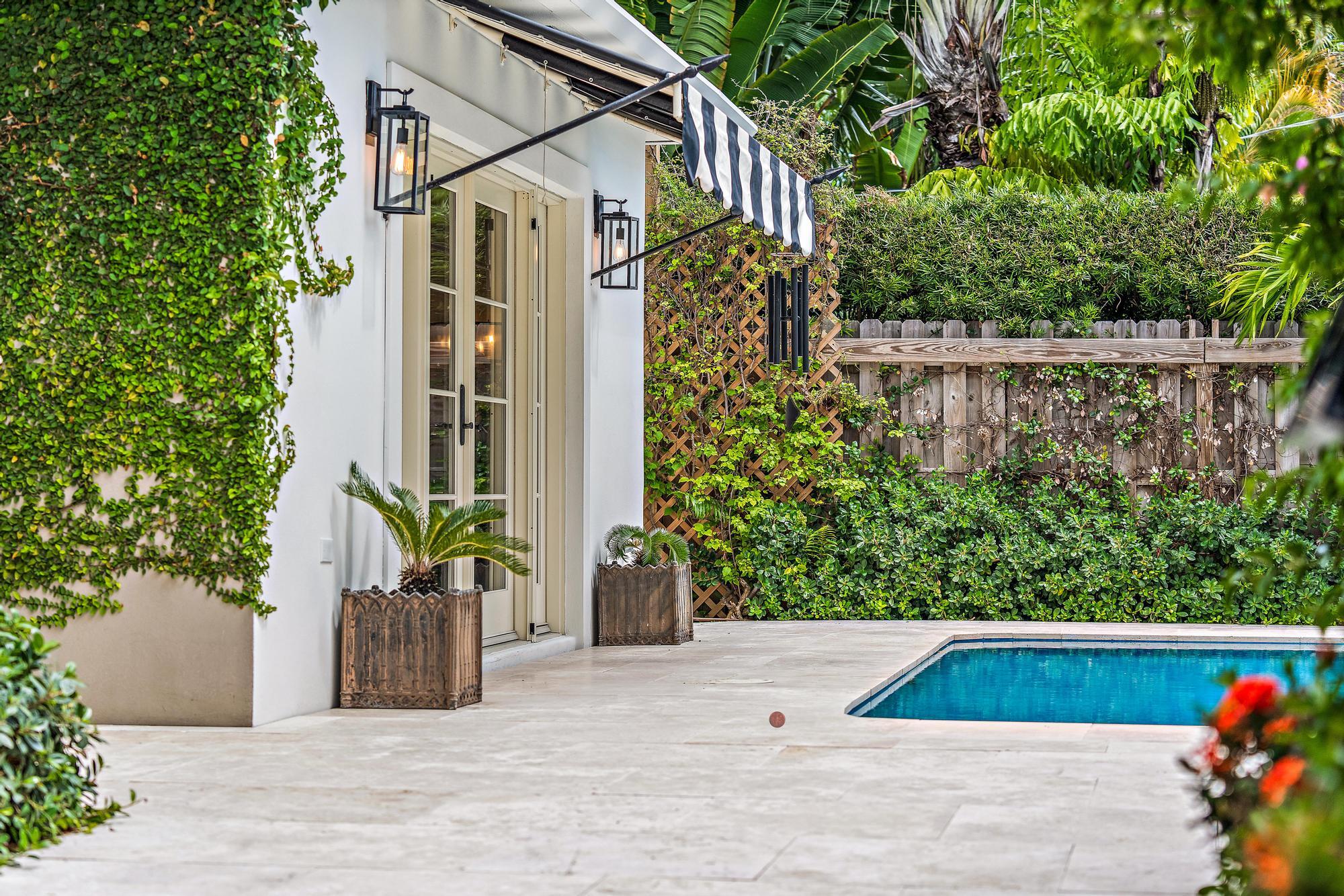 306 Cordova Road