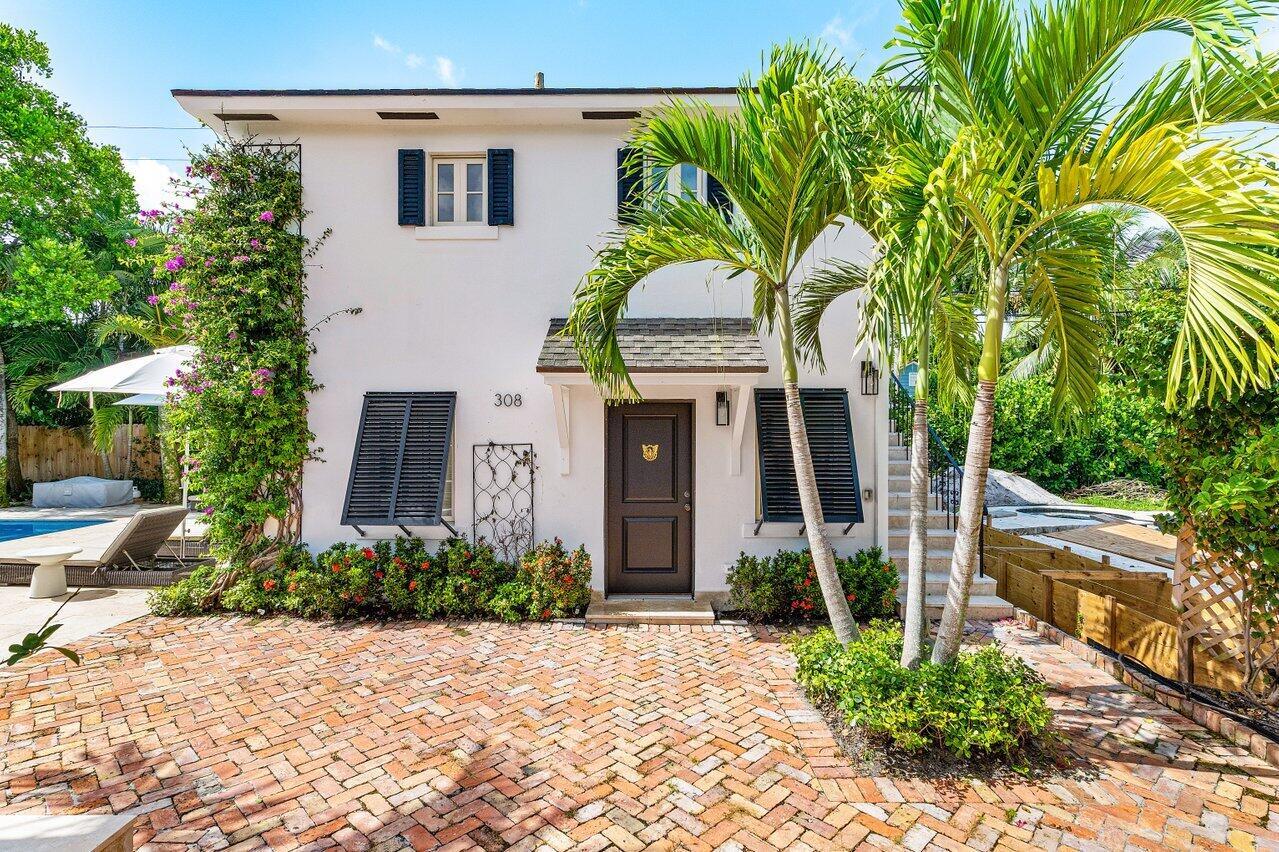 306 Cordova Road