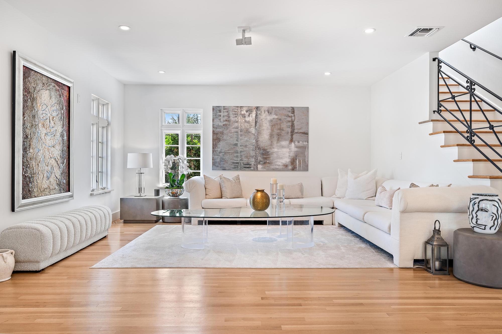 306 Cordova Road