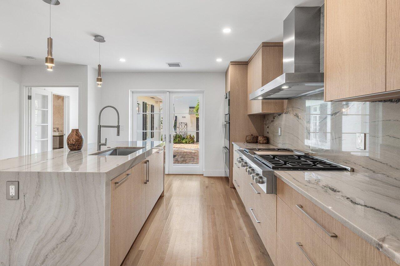 306 Cordova Road