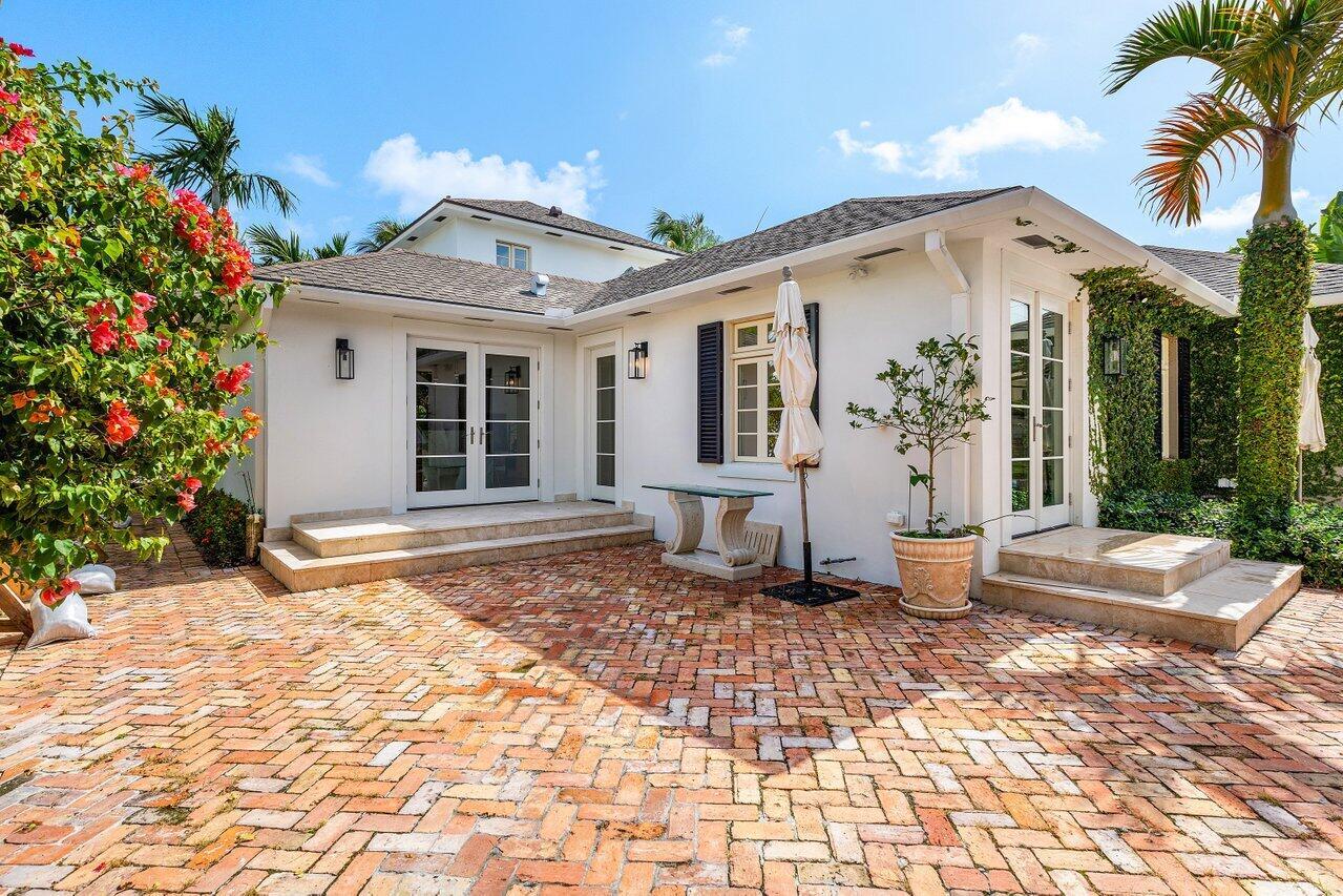 306 Cordova Road