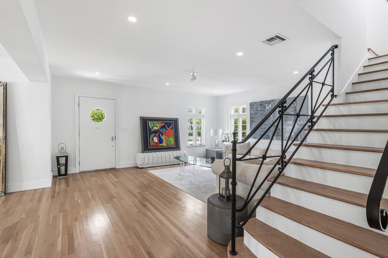 306 Cordova Road