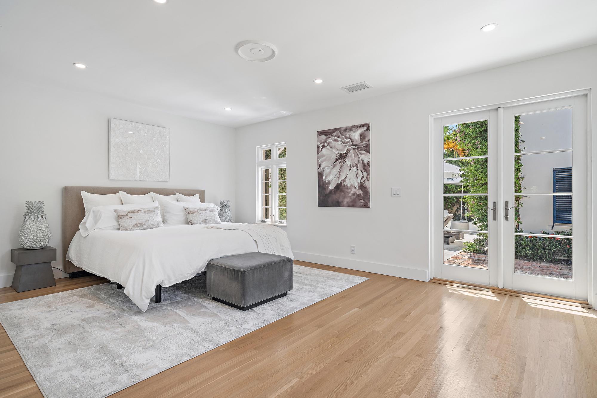 306 Cordova Road