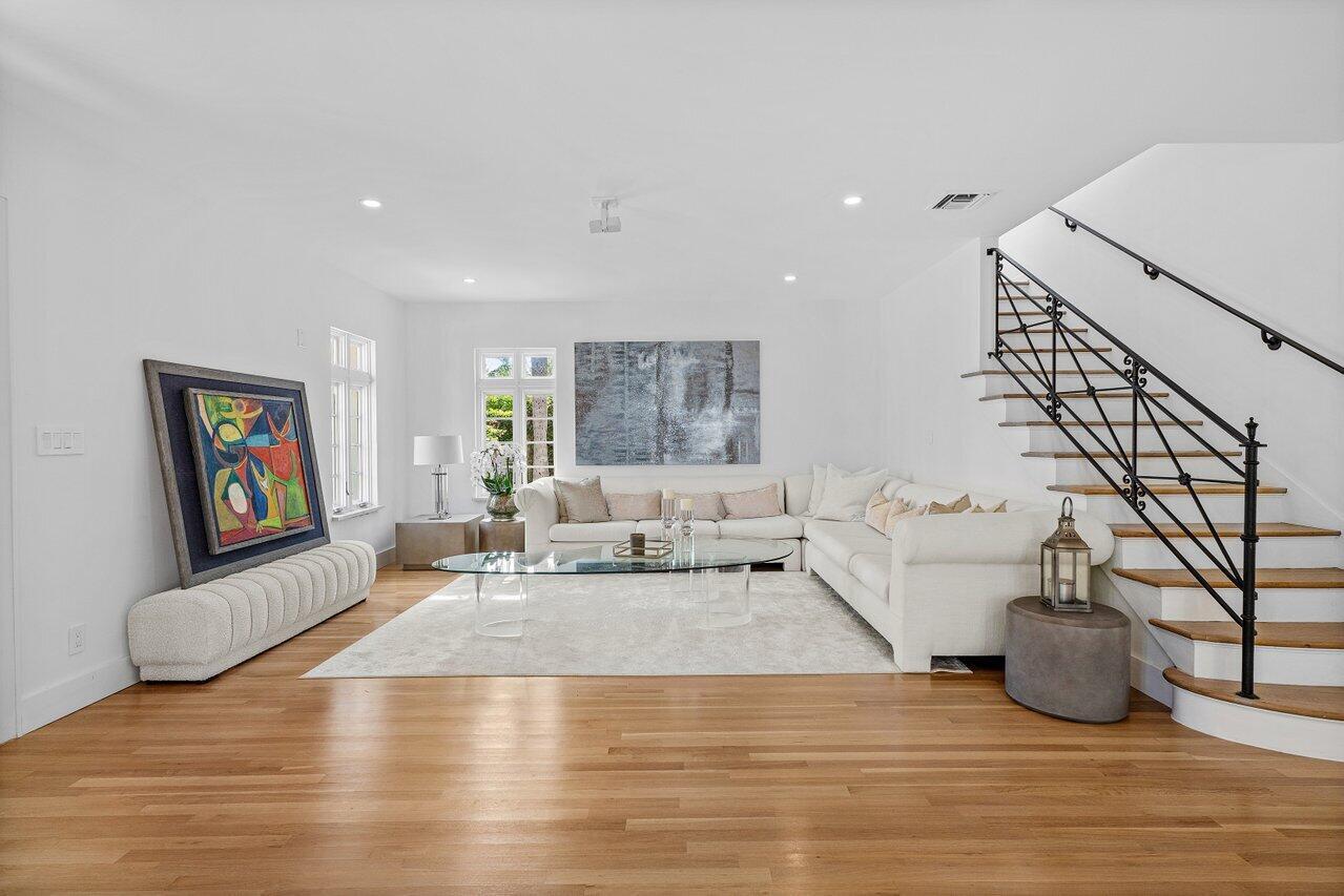 306 Cordova Road