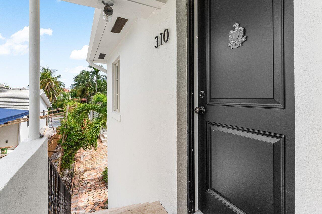 306 Cordova Road