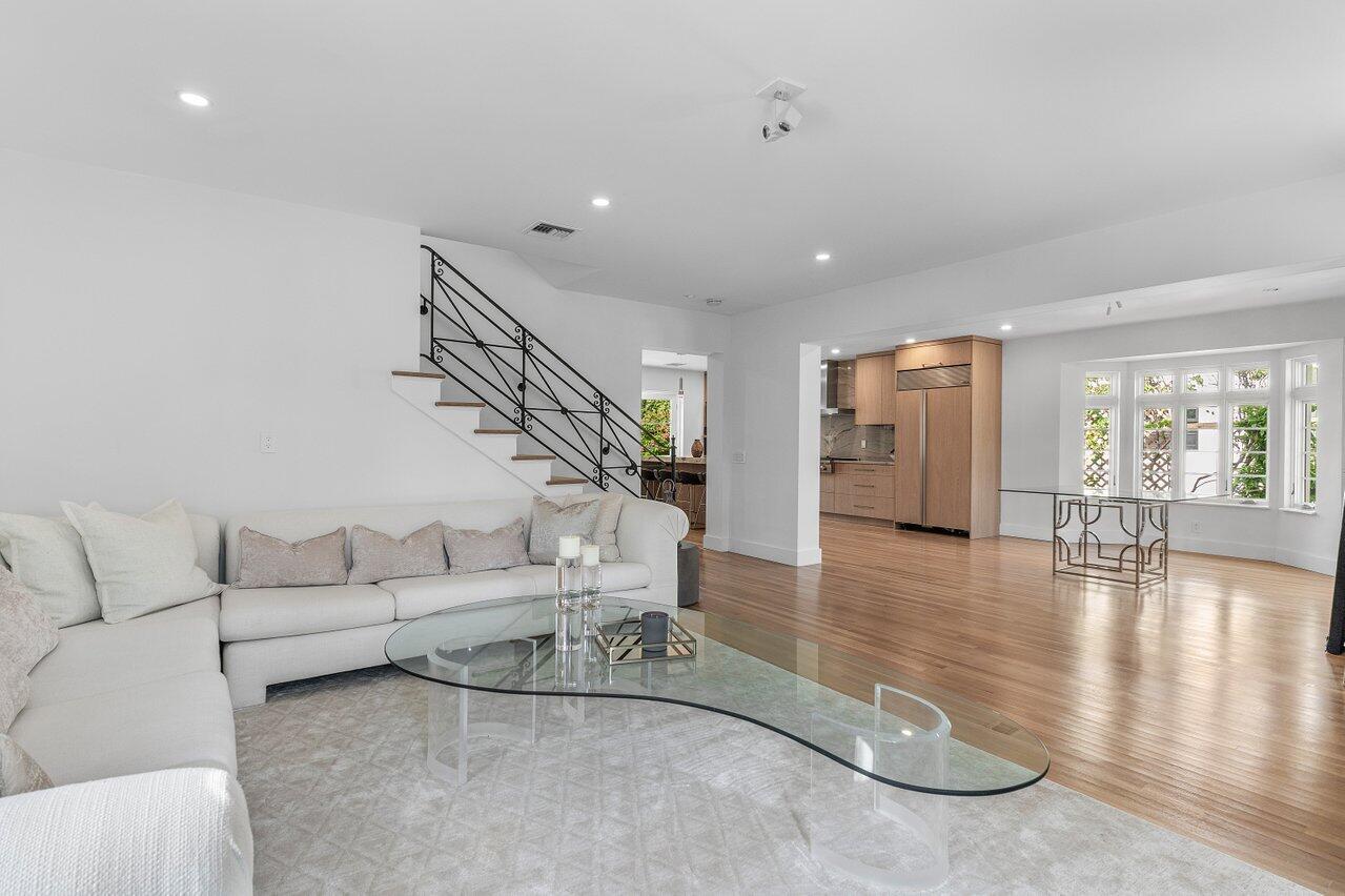 306 Cordova Road