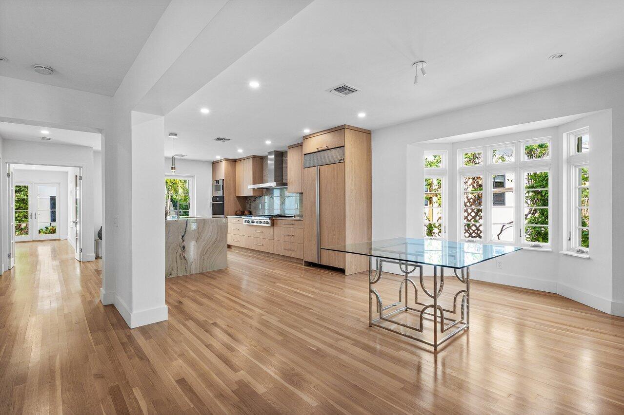 306 Cordova Road