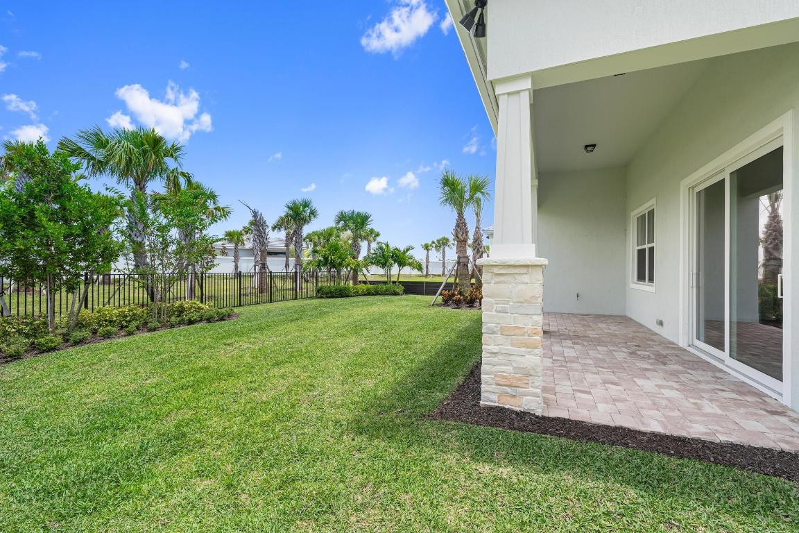 10546 Northbrook Circle