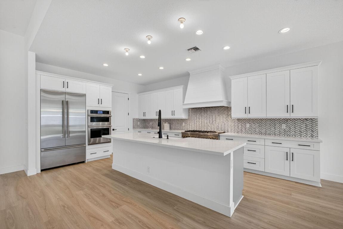 9288 Crestview Circle