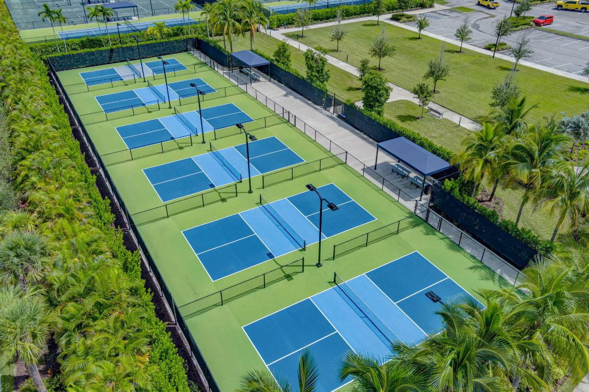 9288 Crestview Circle