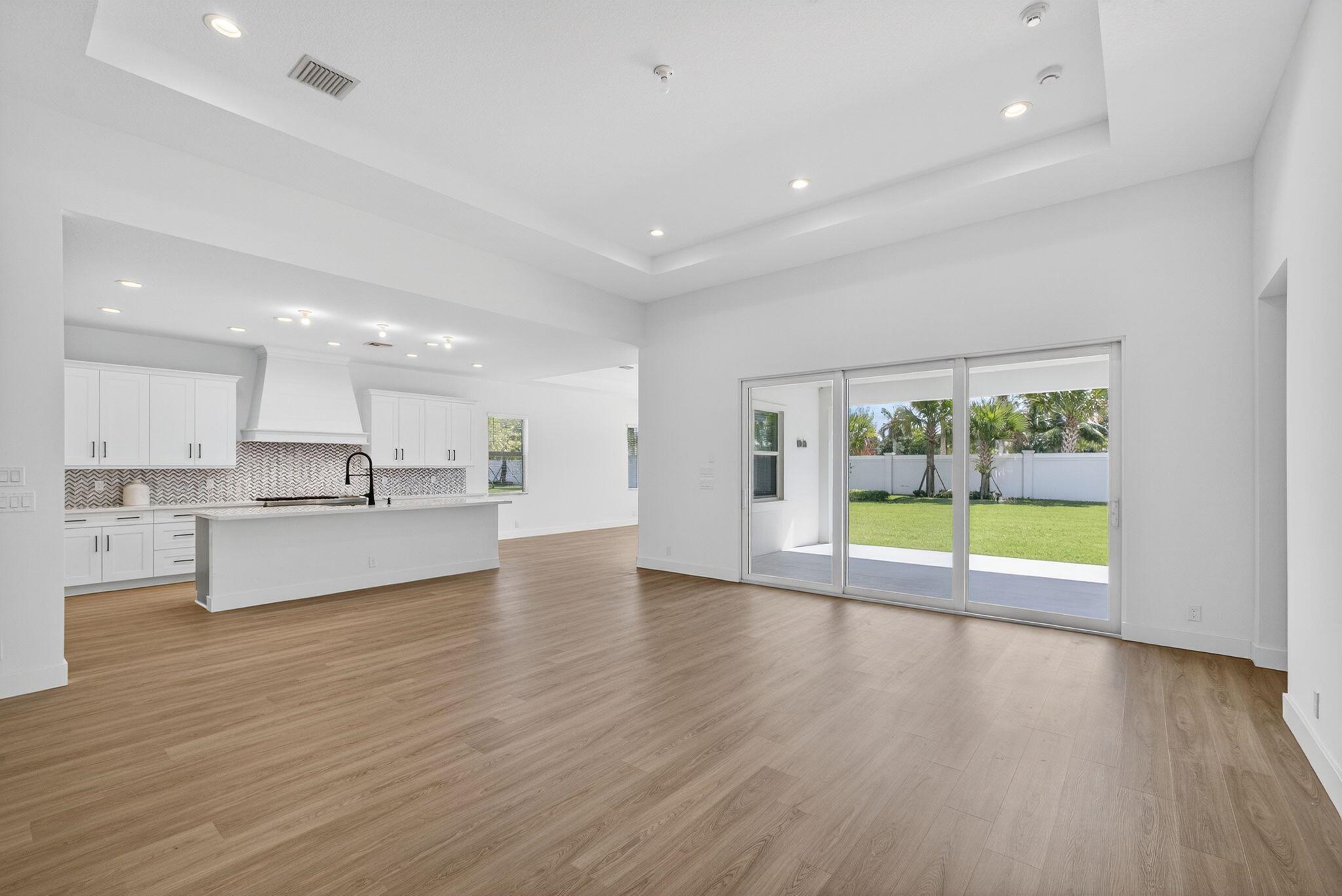 9288 Crestview Circle