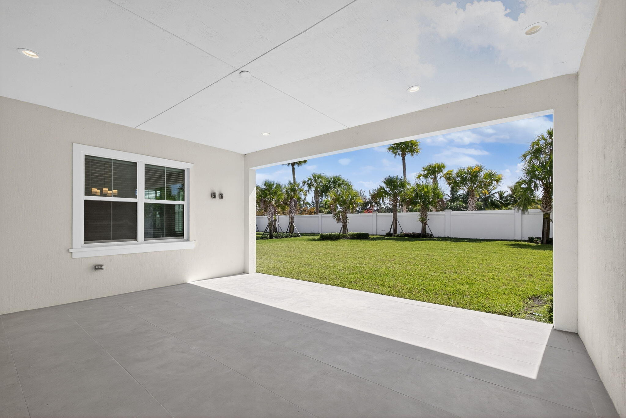 9288 Crestview Circle