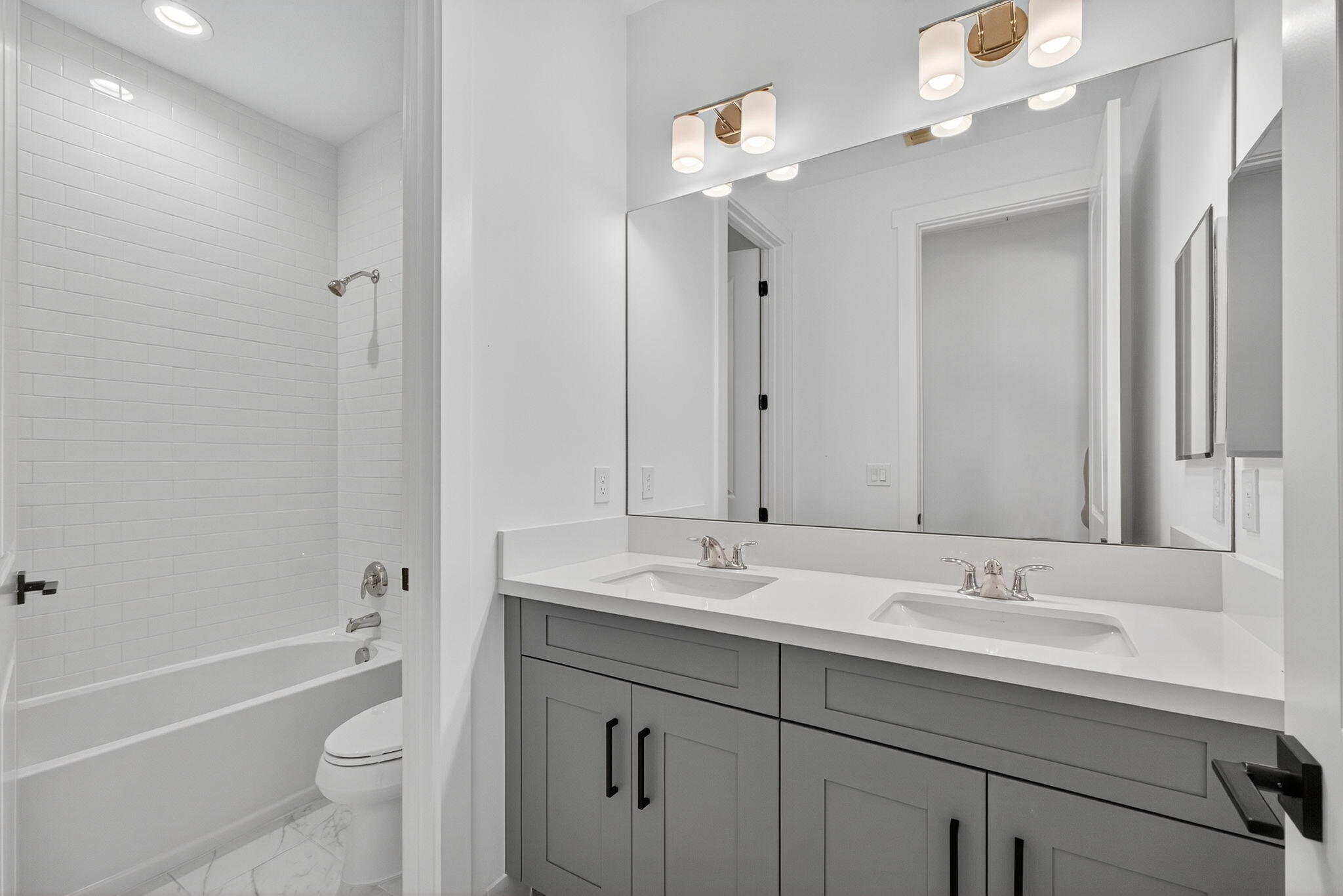 9288 Crestview Circle