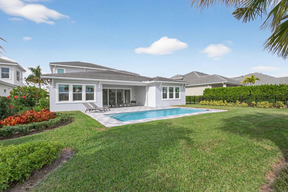 9249 Crestview Circle, Palm Beach Gardens