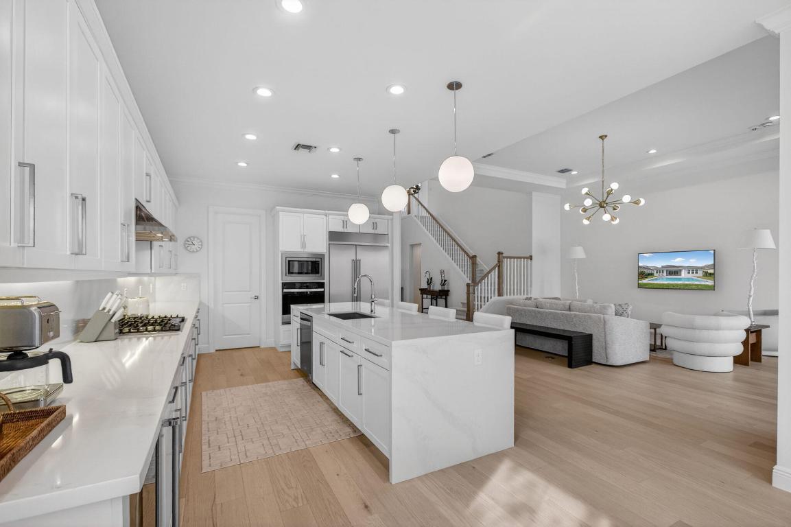 9249 Crestview Circle, Palm Beach Gardens